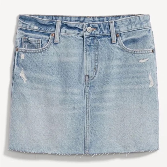 Old Navy Mid-Rise OG Straight Cut-Off Jean Mini Skirt - Picture 2 of 2